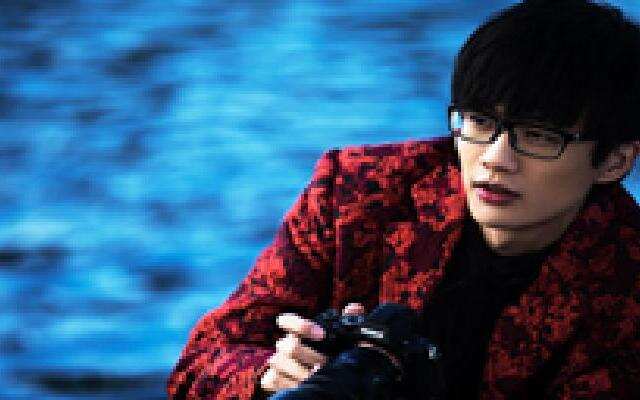 蓝朋友报到 许嵩变身书法家 独创字体简直太有文化