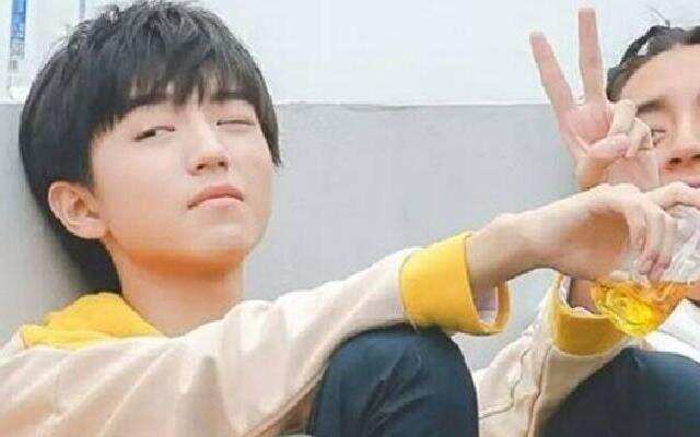 高能少年团》王俊凯低血糖身体不适王大陆张一