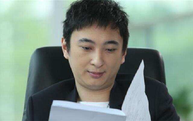 王思聪坐镇香蕉新人盛典 