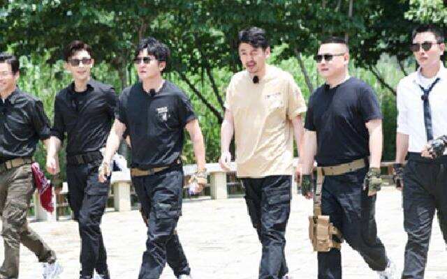 极限男团毕业典礼邓伦哭了