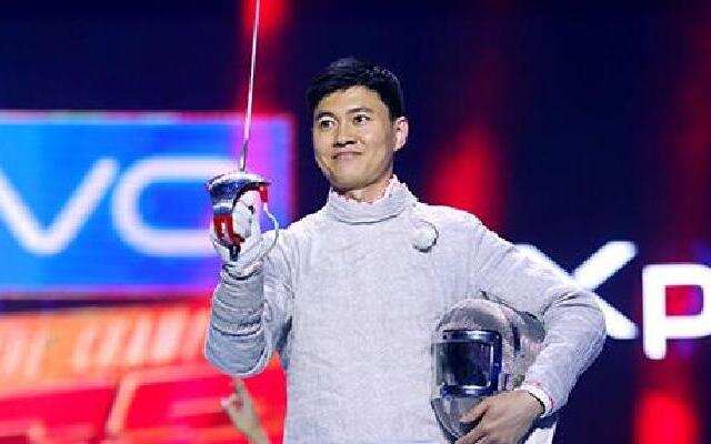 《来吧冠军2》冠军能力展示 仲满挑战击剑速度-综艺-中国蓝tv官方网站